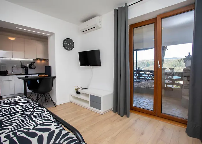 Studio Apartment Mia