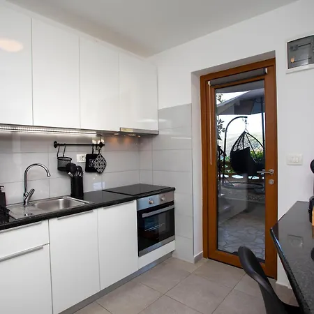 Studio Apartment Mia Rabac Exterior photo